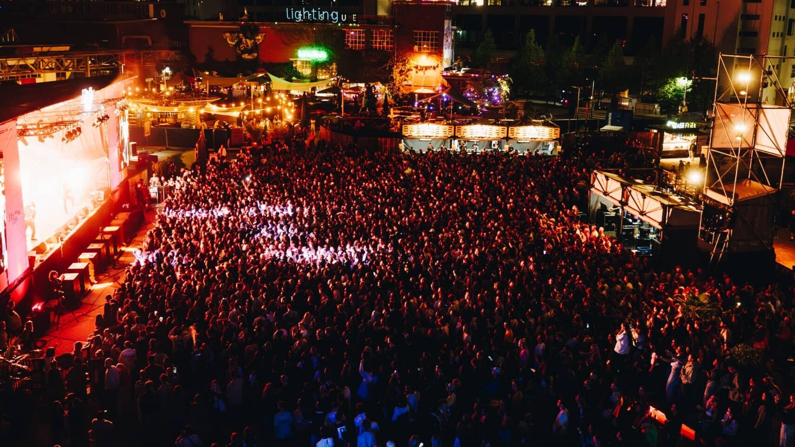 Live music and crowd at Hit The City Festival in Eindhoven